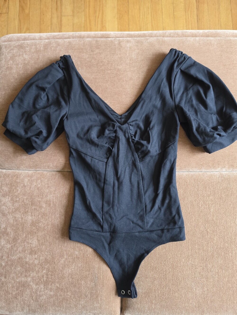 Express Short Puff Sleeve V Neck Bodysuit Blaxk Sz XS